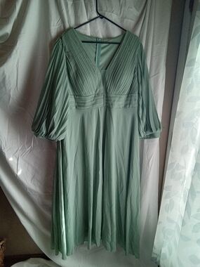 Elegant Sage Green Pleated V-Neck Women’s Dress 3XL